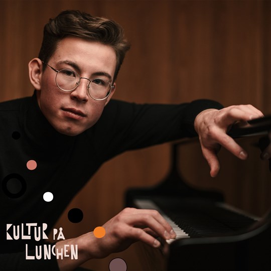 Folkmusik och saga på piano