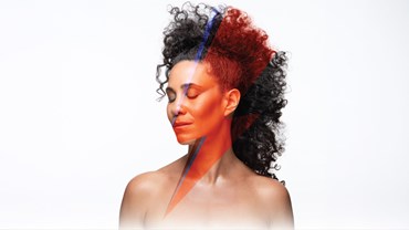 Miraim Aïda – Loving the Hero