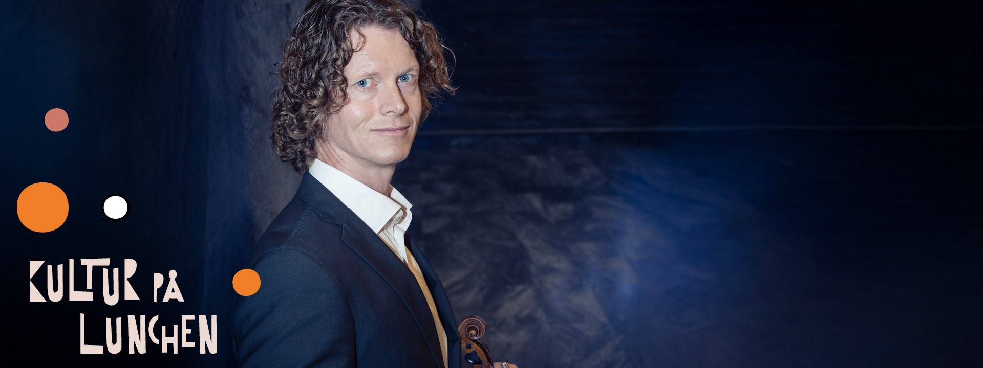 Affischbild för lunchkonserten "Ett stråk av barock". En man med en fiol.